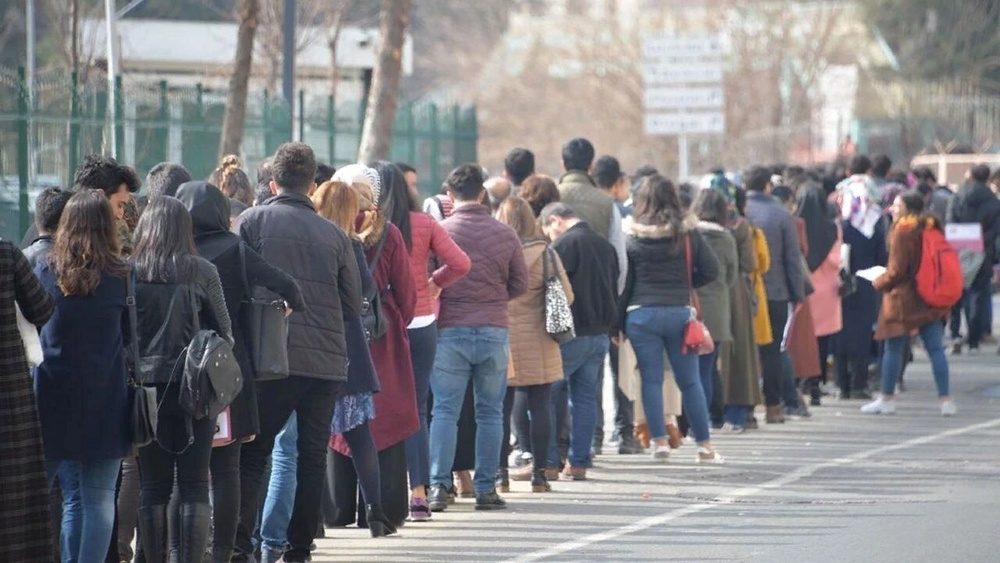 ۸۵۰ نفر برای ۶۰ شغل درخواست دادند؛ فاجعه فقر و بیکاری در وان