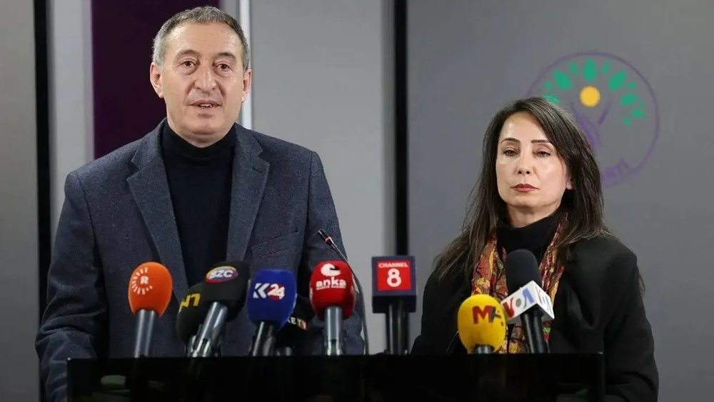 Democratic party leaders called people to participate in "freedom meetings".