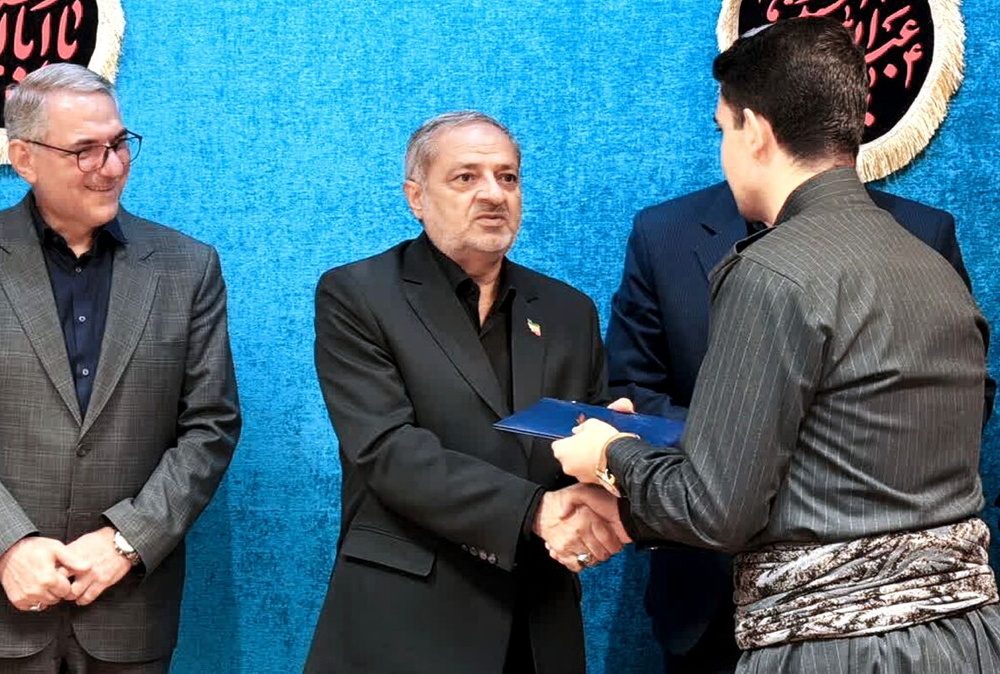 دانش آموز جوانرودی مشاور وزیر شد