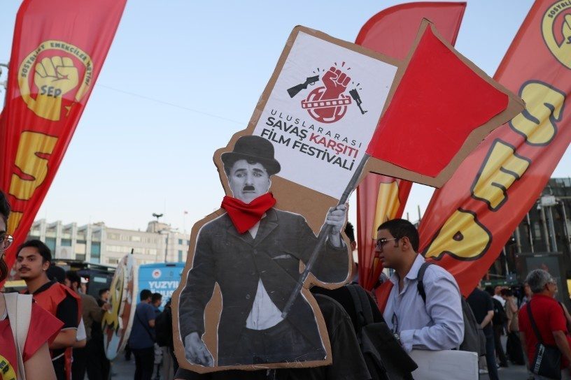 خۆپیشاندەران لە ئیستەنبووڵ: پێویستە تورکیا دەستبەجێ لە ناتۆ بکشێتەوە