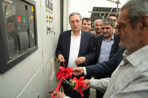نیروگاه‌ خورشیدی در مهاباد افتتاح شد