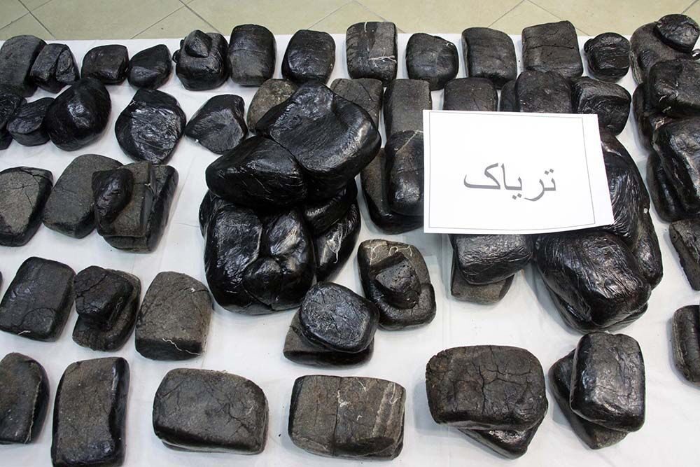 کشف ۴۸۵ کیلوگرم انواع مواد مخدر در کردستان/۶۶ خرده فروش و توزیع کننده دستگیر شدند