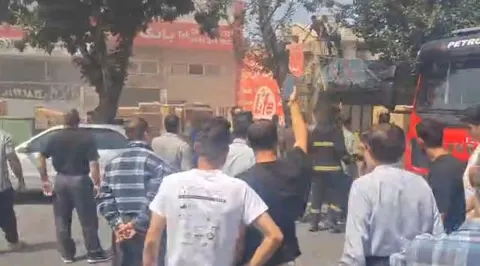 آتش‌سوزی گسترده فروشگاه لوازم خانگی در مهاباد