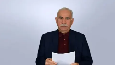 تاکید اوجالان بر ضرورت پیشبرد روند «صلح و جامعه دموکراتیک»