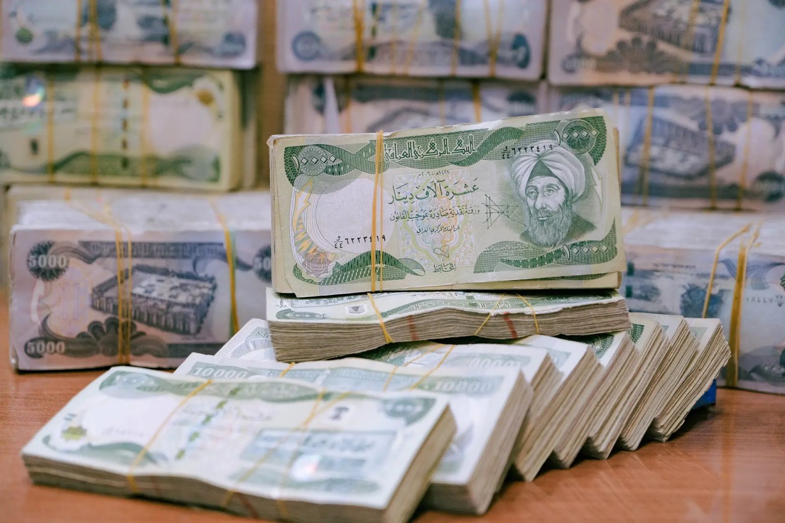 Head of the Iraqi Exchange Syndicate: 80% of the printed dinar is outside the economic cycle