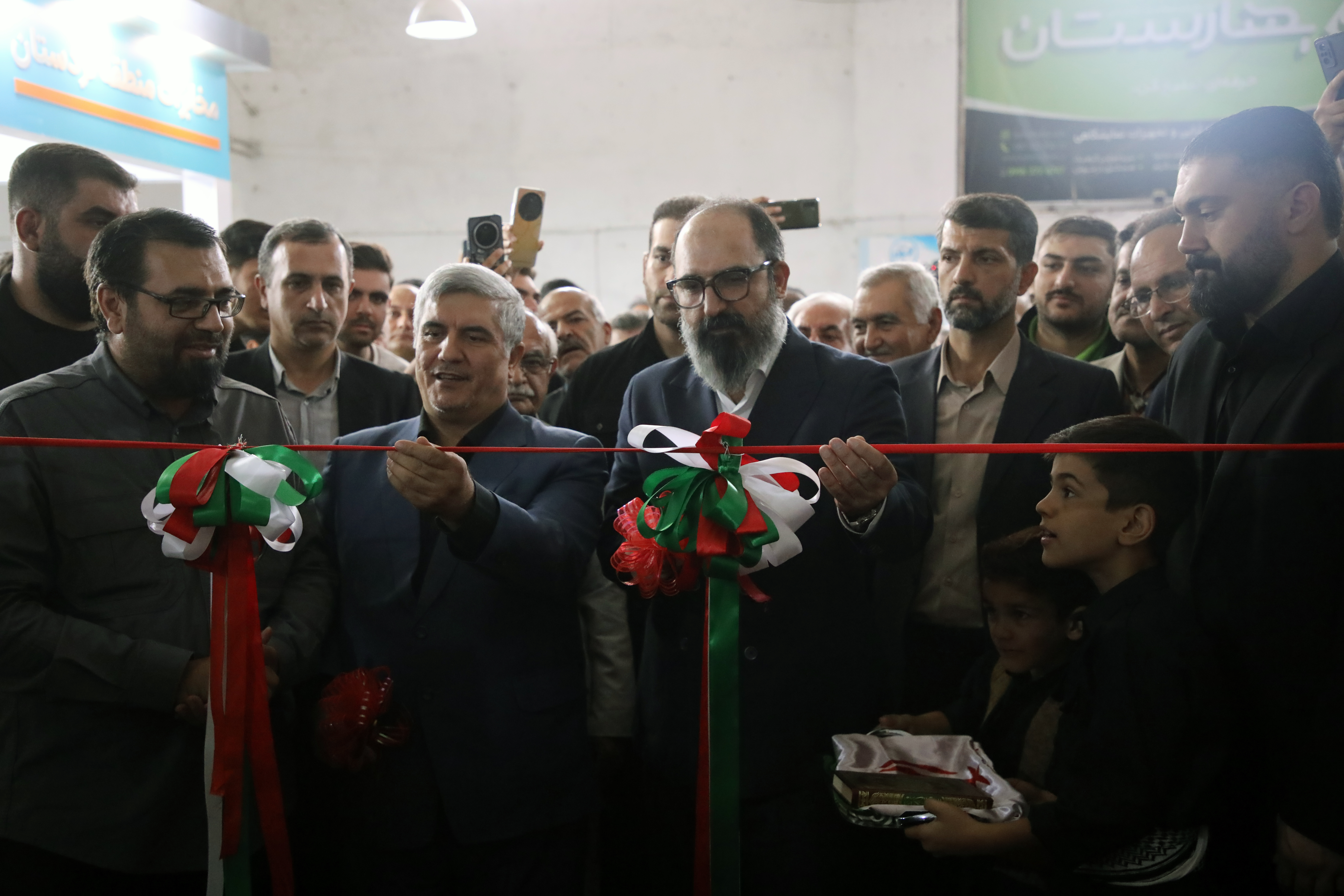 دهمین نمایشگاه بین المللی کتاب کردستان در سنندج گشایش یافت/عرضه ۲۰ هزار عنوان کتاب