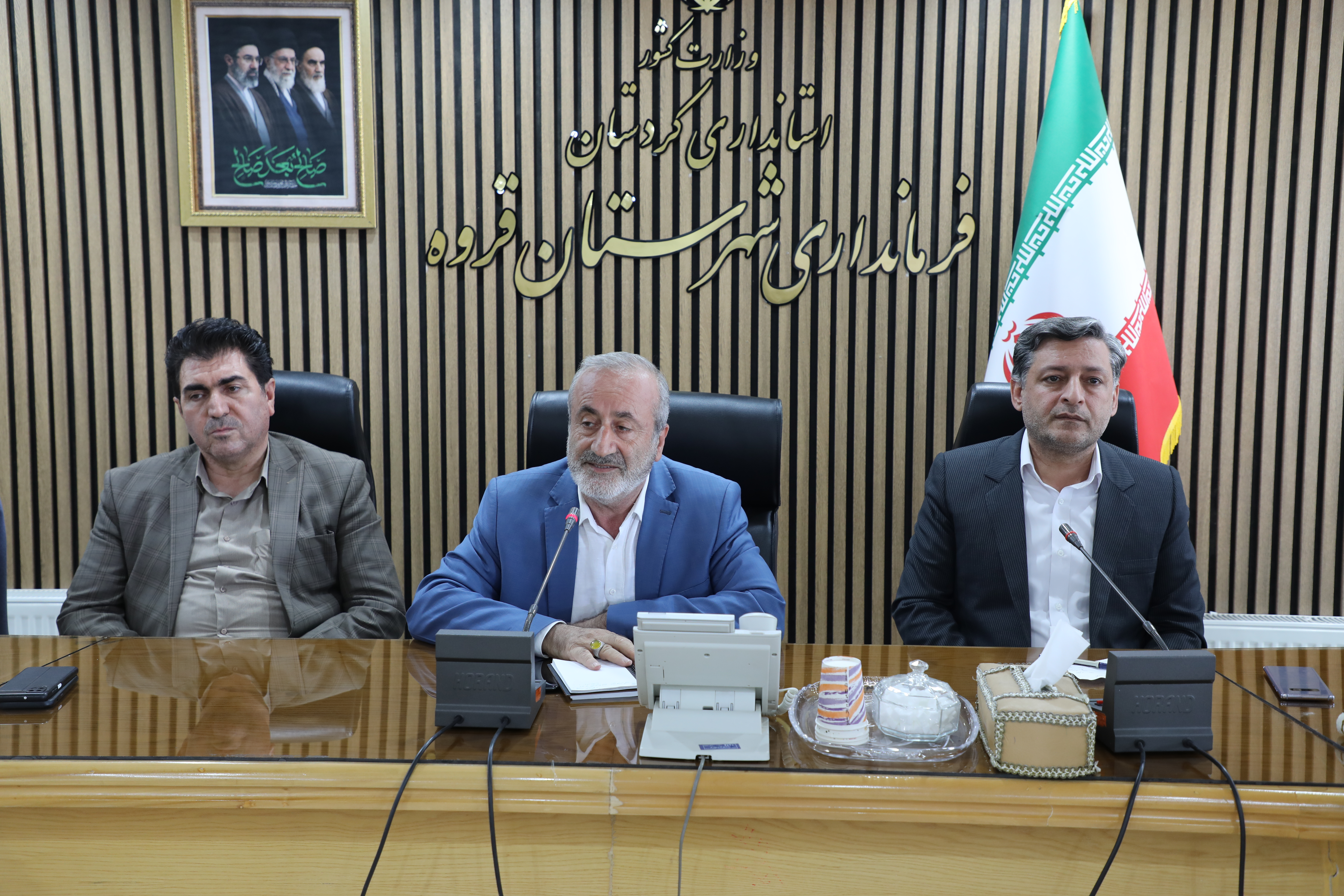 اولین جلسه قرارگاه فرماندهی واحد نظارت بر بازار قروه برگزار شد