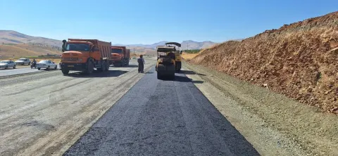 کردستان به کارگاه بزرگ راه سازی در کشور تبدیل شده است