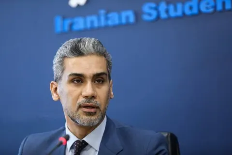 سفیر عراق در تهران: بغداد به رایزنی‌های خود برای عادی شدن پروازها میان عراق و ایران ادامه می‌دهد