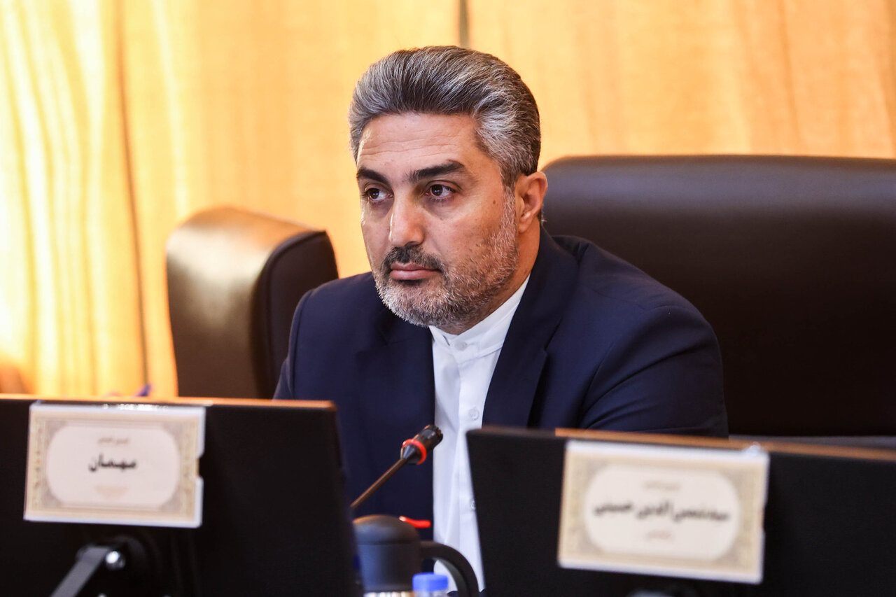 نماینده مجلس: دولت نتوانسته بازارهای هدف خوبی برای صادرات سیب پیدا کند