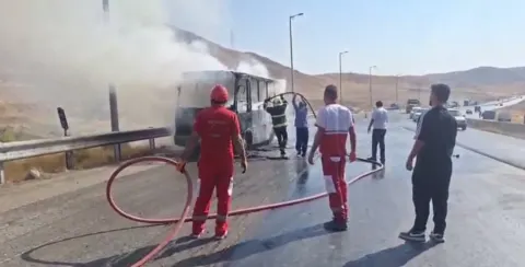آتش‌سوزی مینی‌بوس در محور میاندوآب ـ مهاباد