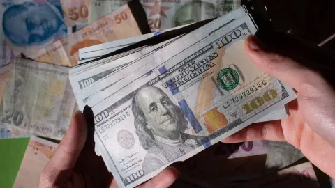 مقررات جدید بانک مرکزی ترکیه برای تبدیل ارز شرکت‌ها به لیر از اول اکتبر اجرایی می‌شود