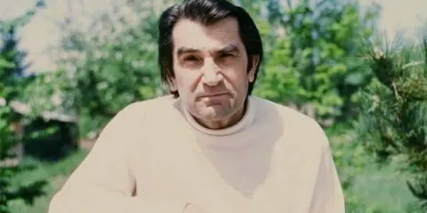 آشنایی با نورالدین زارا، متفکر و ادیب کرد