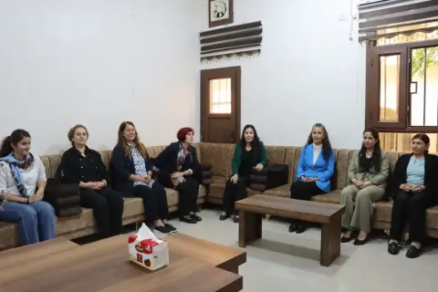 دیدار هیئت زنان حزب دَم پارتی با حزب اتحاد دموکراتیک در کوبانی