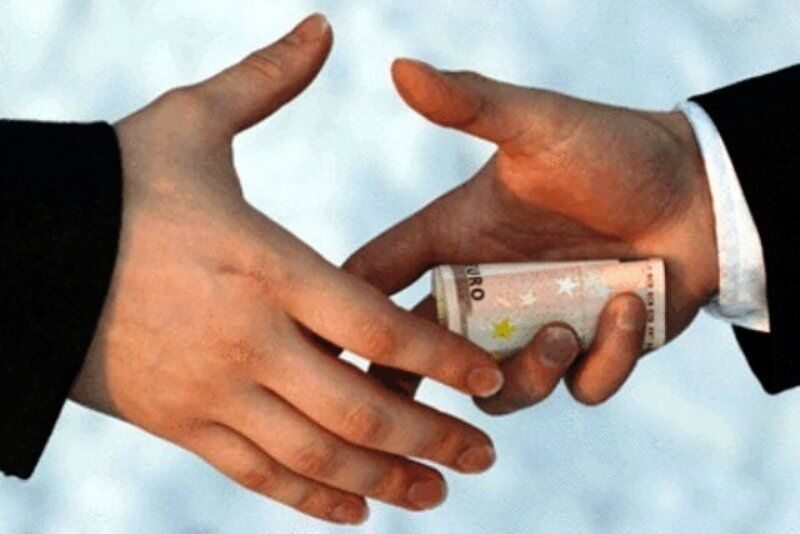پرونده مشکوک اقتصادی در یکی از بانک های کردستان؛ دستگاه های نظارتی رود کنند