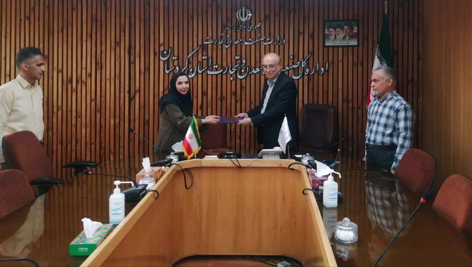پیوند صنعت و نخبگان، زمینه ساز توسعه فناوری و رفع چالش های تولید در کردستان است