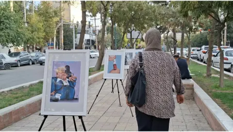 برگزاری نمایشگاه خیابانی کاريکاتور در کرمانشاه