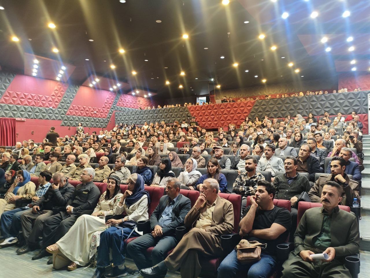 لقمان نادرپور؛ راوی تصویری و پژوهشگر حافظه فرهنگی کردستان
