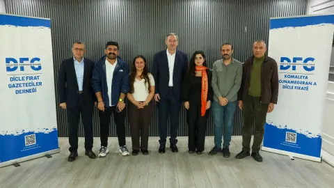تونجر بکرخان: دست از جنگ علیه روزنامه‌نگاری کُردی بردارید