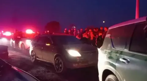 انتقال بیش از ۱۰۰ خانواده کُرد محاصره‌شده در گری‌سپی به مناطق امن