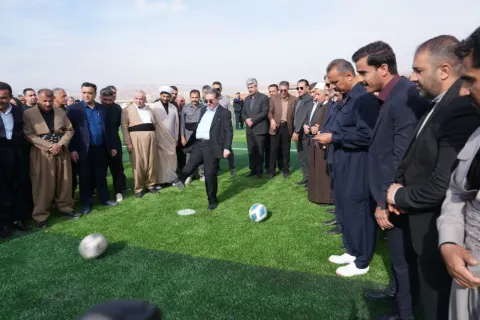 بهره برداری ٤ پروژه ورزشی در مهاباد/ استادیوم چندمنظوره خلیفان افتتاح شد