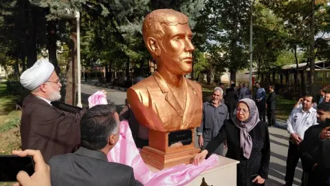 نماینده ولی‌فقیه در کردستان: خدمت به بیماران جلوه‌ای از ایثار کادر درمان است