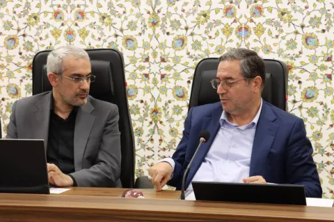 مدنی زاده: تسهیل تردد کامیون‌ها در مرزهای آذربایجان‌غربی با ترکیه رایزنی می شود